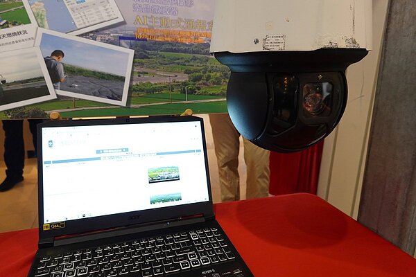 雲林縣環保局導入AI系統提升取締露天燃燒效率。記者陳苡葳／攝影