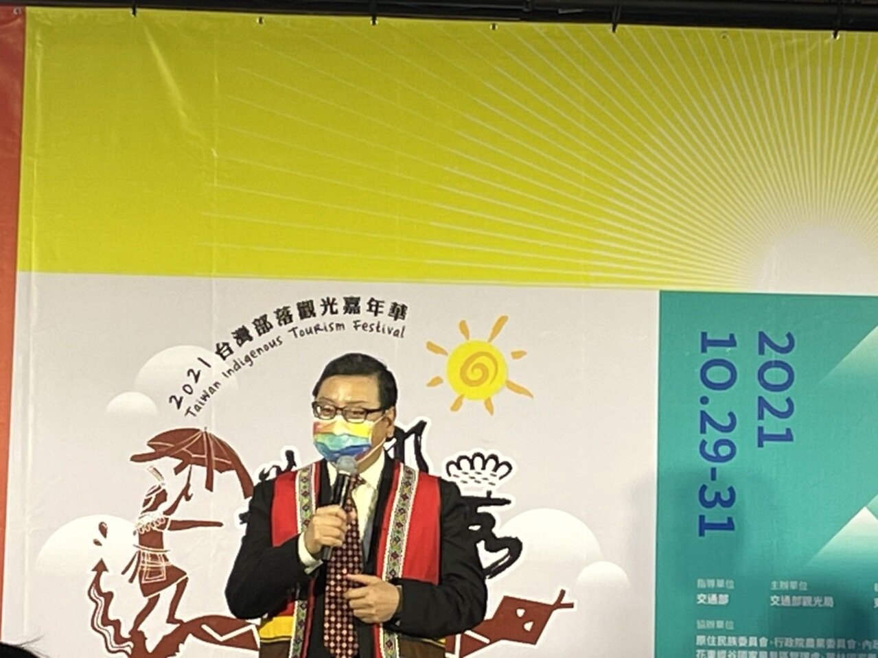 觀光局長張錫聰說明防疫旅館補助。記者曹悅華/攝影