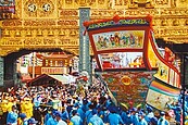 屏東東港迎王平安祭　王船遶境再掀高潮