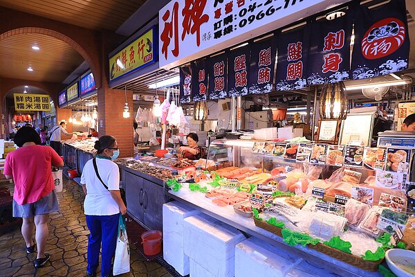 維護攤商權益，台中市預告公有零售市場攤鋪位使用費標準草案。圖／台中市經發局提供