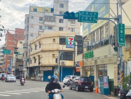 新竹市光華迷宮內道路錯綜複雜。（陳育賢攝）