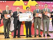 桃市民卡6周年　再推外籍敬老卡