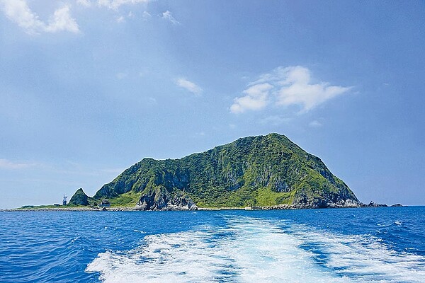 東北季風報到，基隆市政府宣布，11月1日起禁止民眾進入基隆嶼，預計明年3月重新開放。圖／基隆市政府提供
