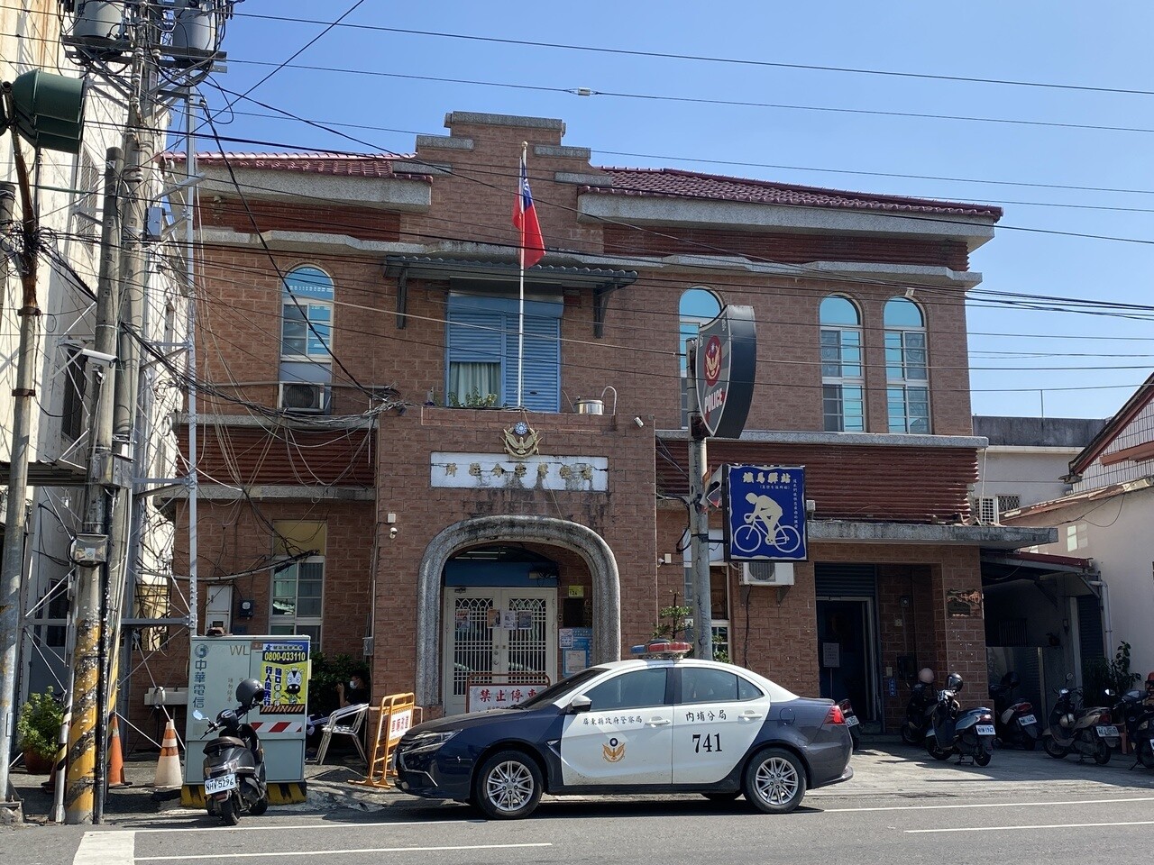 屏東縣內埔警分局萬巒分駐所1934年建址，建物已有87年歷史。記者劉星君／攝影 