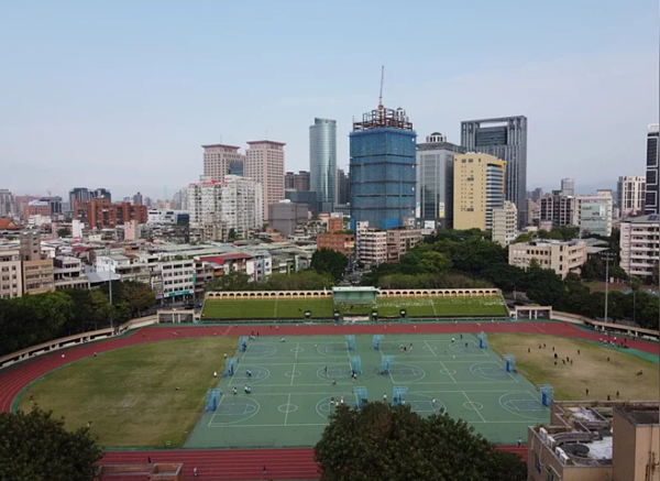 新北預計將板橋第二運動場館改建為「新北小巨蛋」，設施包含可容納1.2萬人的籃球館。圖／新北市體育處提供
