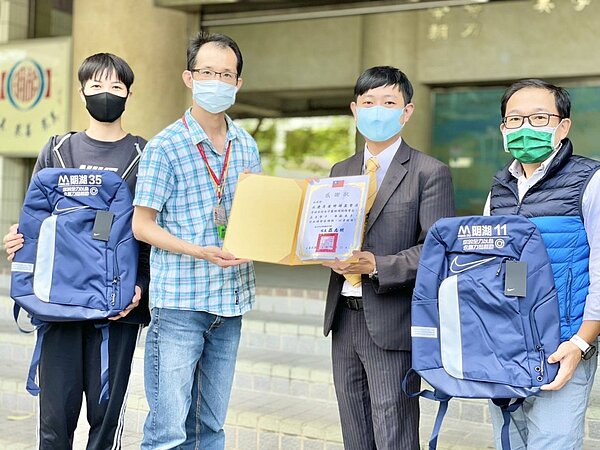 永慶房屋提倡「聰明工作、健康生活」的企業理念,不只年年舉辦運動賽事,更以實際行動力挺各校園的運動好手。圖/永慶房產集團提供