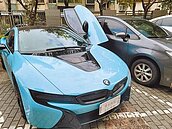 靈骨塔詐3000萬　黑幫爽開超跑