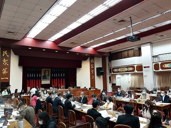 立院財委會審查《房屋稅條例》條文修正案，財政部長蘇建榮表示，囤房稅不是解決高房價的萬靈丹，我們持續努力與地方政府溝通，對房屋稅稅率合理調整、稅基合理評定，都納入稅捐稽徵考評」圖／好房網News記者林和謙攝
