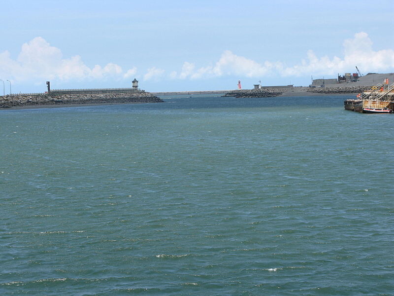 (圖/台中港客運量創新高,預計年底將突破十萬人次。/維基百科共享資料源/作者Mnb攝於2008年6月)