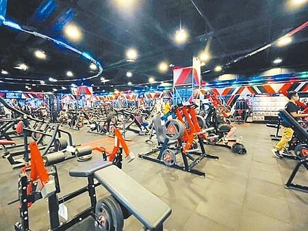 連鎖健身房World Gym在官方宣布,不再恢復提供毛巾服務,消息一出後,引發會員不滿,質疑World Gym片面違約,「應該先賠償顧客,再談解約」。(本報資料照片)
