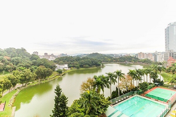 從台北市及新北市的高齡房貸資訊來看,貸款件數最多行政區分別是新北市淡水區及台北市內湖區,圖為碧湖公園。圖/永慶房產提供