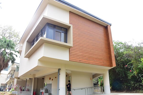 文山國小是鄰近竹北市郊,是群山環繞的美麗校園。圖/新竹縣政府提供