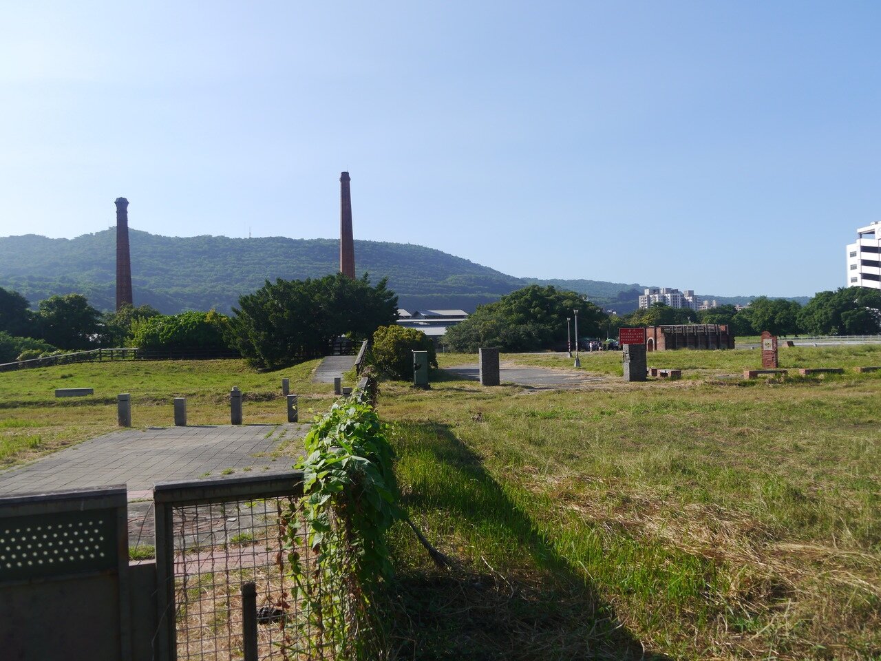 高雄中都唐榮磚窯廠歷史超過百年，園區空蕩蕩、人氣不旺，議員建議市府要積極活化帶動文化觀光。記者徐白櫻／攝影 