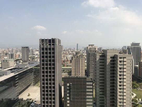 房產學者章定煊臉書表示,別太指望美國停止QE、升息,台灣跟進升息,然後房市會崩潰。圖/聯合報