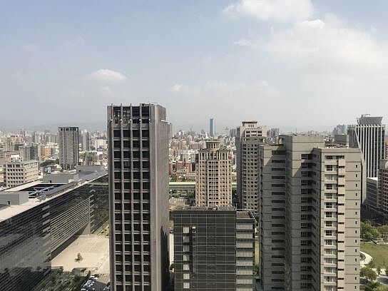 房產學者章定煊臉書表示,別太指望美國停止QE、升息,台灣跟進升息,然後房市會崩潰。圖/聯合報