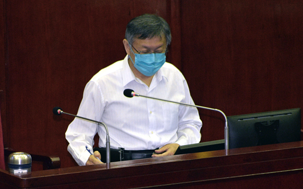 台北市長柯文哲下午赴議會進行總質詢。記者楊正海/攝影