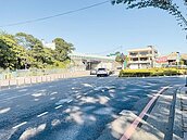 樹林交流道塞爆　議員籲放寬路肩