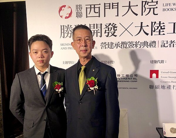 勝聯開發總經理翁志聖(右)與勝聯開發特助李俊憲,談台南房市價量齊漲現況。圖/好房網News記者蔡佩蓉攝影