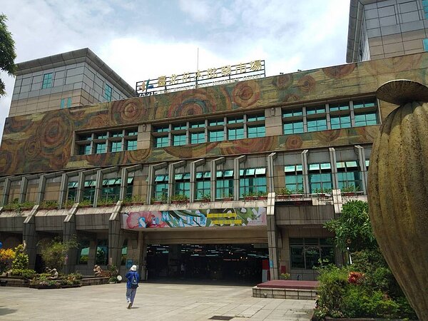 台北花木批發市場委營日期只到今天,後續市場處將以短期申請使用的方式,讓攤商可以做生意到明年農曆過年。圖/北市市場處提供