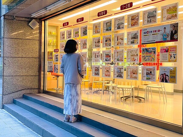 年輕人 買房 嚴鈺雯 小資女 房貸 躺平族 房價 看房 首購。圖／好房網News記者呂詠柔攝