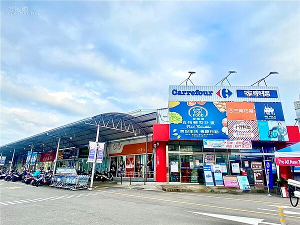 家樂福太平店周邊生活機能俱全，1字頭房價入手門檻低。圖／永慶房產集團提供