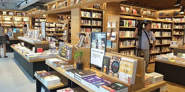 明年3月底登場日本蔦屋書店Tsutaya Bookstore將開出全台首家24小時店。圖／中時報資料照片
