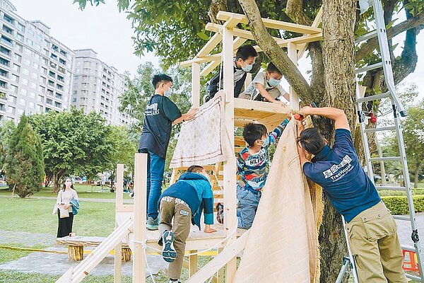樹屋達人林祐楨指出,台灣樹屋協會致力於以樹屋為媒介,誘發人們與自然產生更多互動。(林祐楨提供/陳育賢新竹傳真)