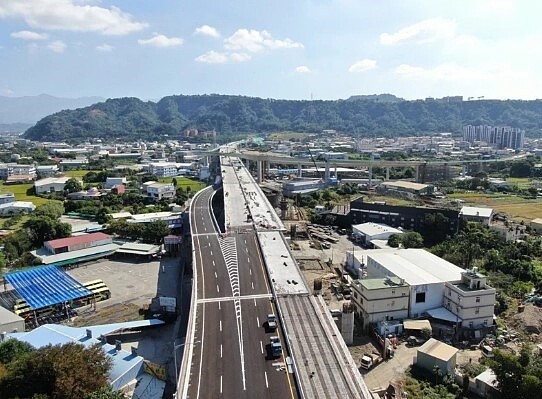 豐勢交流道工程西入銜接國道4號匝道，將提前於11月26日上午10時先行開放通車。圖／高公局提供