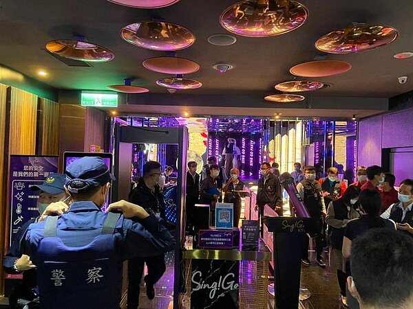 北市府日前針對大型公共場所執行聯合稽查。圖／翻攝畫面
