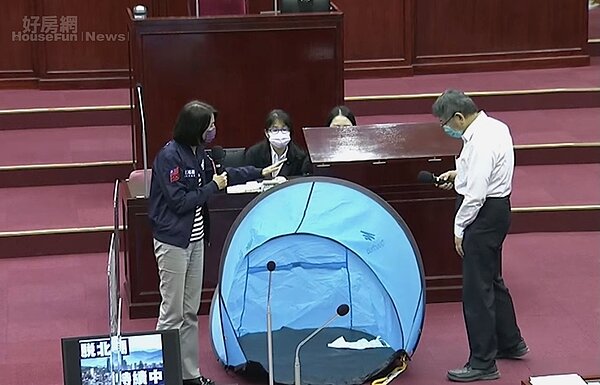 北市議員昨(19)日於總質詢上提出帳篷式租屋月租金5、6千,質疑台北市是否還有居住正義。圖/好房網News記者賴心怡攝影