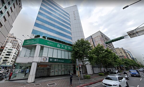 一銀年終七個月起跳。圖／截自Google Maps