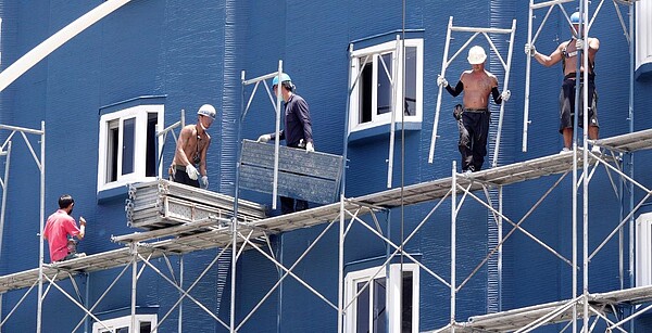 土地、營建成本上漲雙殺,「平價推案王」寶佳機構也頂不住。(聯合報系資料照)