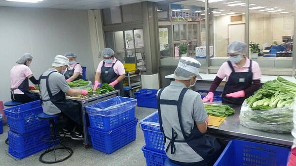 因應接下來的通膨擴大、基本工資上揚,團膳業者認為,學校午餐恐怕撐不住。圖/聯合報系資料照