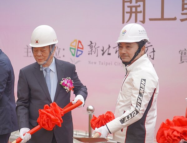 新北市政府啟動新莊區文德段508地號等53筆土地公辦都市更新案，新莊舊派出所今年6、7月也已拆除，25日該都更案正式開工動土。圖／好房網News記者林和謙攝