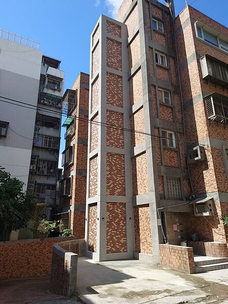 30年老公寓安裝電梯後,煥然一新。圖/北市都市更新處提供