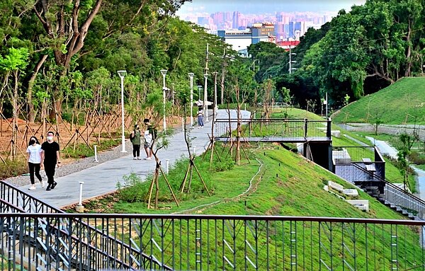 東大溪水環境及鄰近區域環境改善工程獲得公共工程金質獎。圖／台中市政府提供