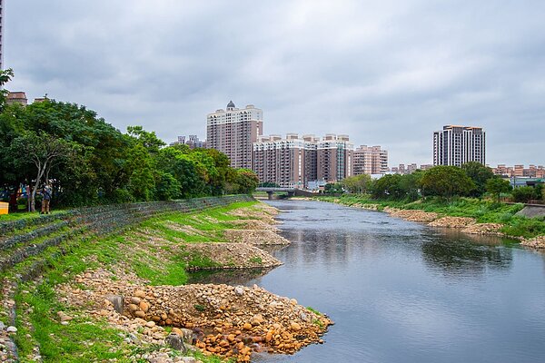 桃園悠遊南崁溪水岸服務改善計畫工程竣工。圖／桃園市政府提供