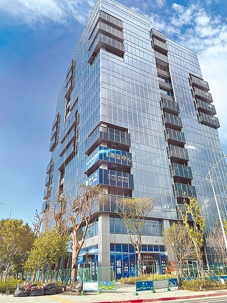 
華固2021年完工交屋的「華固創富中心」，每坪成交單價高達78.2萬元。圖∕本報資料照片
