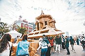 台南街頭藝術節　2000個紙箱重現地院高塔