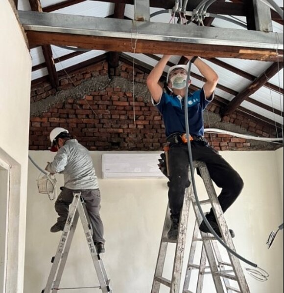 社會局提出「活化平價住宅優先合作計畫」,修繕老舊閒置房屋,建立就業促進基地及跨域合作平台,每年預計超過200個弱勢家戶受益。圖/台中市府提供