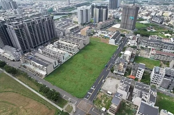 高雄市府地政局公告110年度第4季開發區土地標售，圖為楠梓區藍田西段339號。圖／高雄市地政局提供