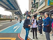 馬路防滑係數不足　三重環河南路頻摔車