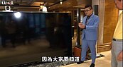 美式賣場驚見「299萬電視」下殺30萬！郭董曾回：全台就兩台