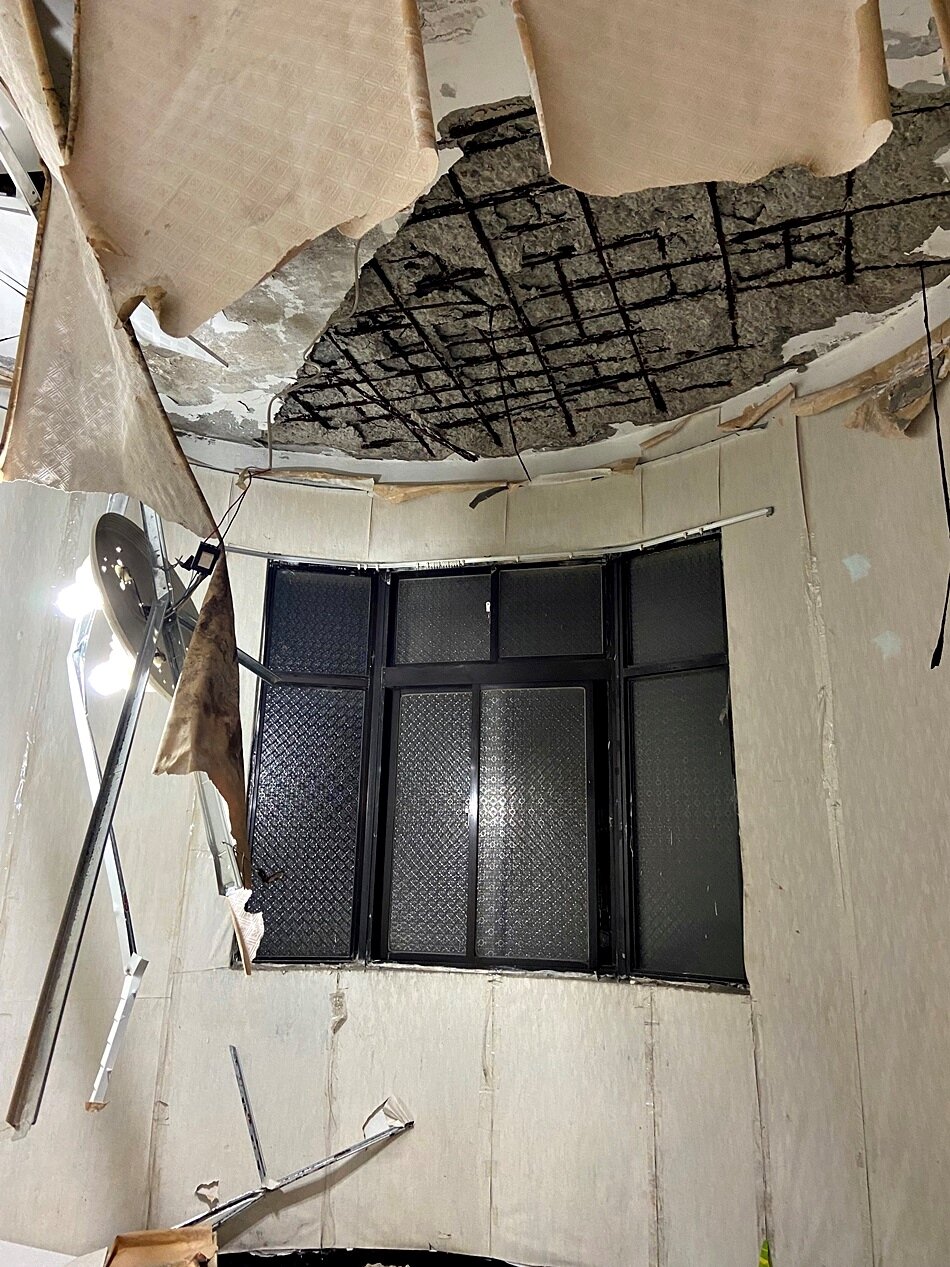 等了漫長的22年，新北市新莊區公園一路一處海砂屋社區終於等到都更重建，新北市住都中心與禾蓮開發正式簽約合作。圖／新北市住都中心