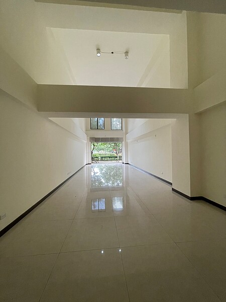 「青創浮洲」店面房型,格局方正好利用,規劃25戶(約26至60坪)。圖/新北經發局提供