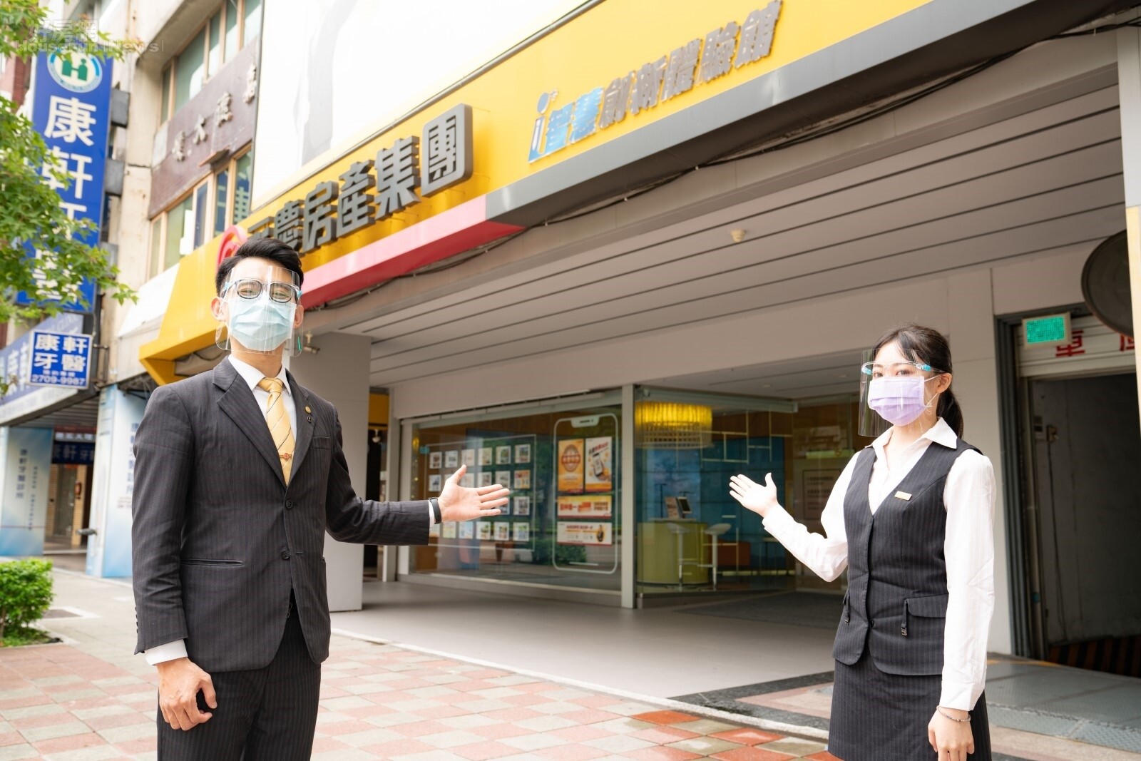 雖有疫情,永慶房屋招募新人不中斷、薪獎福利不打折,使6月下旬較5月下旬,26歲以下新鮮人履歷量暴增近5成。圖/永慶房屋提供