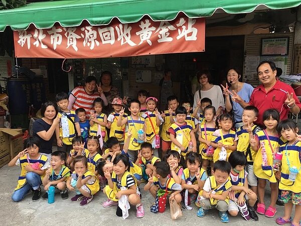 板橋區景星里資源回收宣導 里長林志成提供