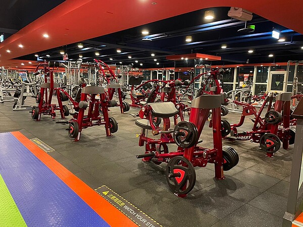 連鎖健身房World Gym世界健身俱樂部站前店18日接獲北市衛生局通知,有確診者曾進入場館運動。示意圖,非當事場館/取自World Gym健身俱樂部 Taiwan臉書粉絲專頁