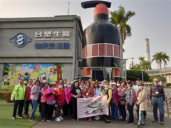 陳惠華藉由舉辦外縣市自強活動凝聚里民感情。圖／台北市鄰里服務網