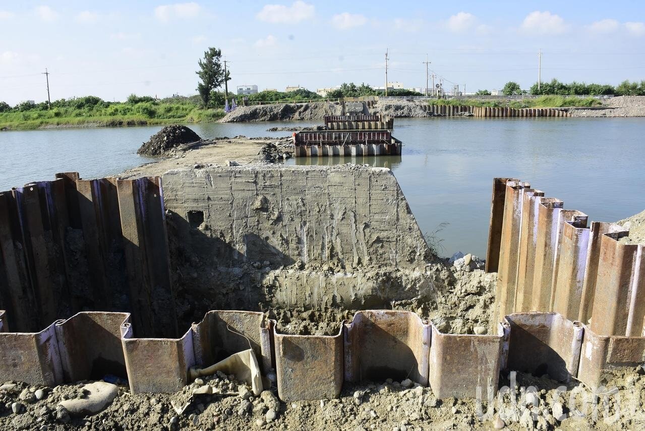 鹿港洋厝一號橋預計明年初完工。圖/聯合資料照